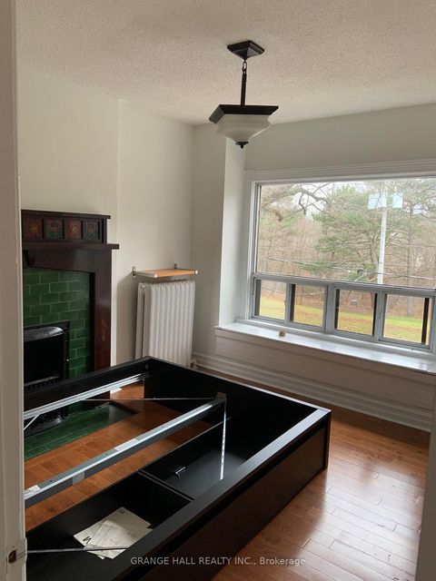 Photo 20 at 189 Parkside Drive, Swansea, Toronto