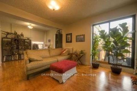 Photo 23 at 189 Parkside Drive, Swansea, Toronto