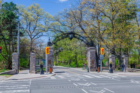 Photo 35 at 189 Parkside Drive, Swansea, Toronto