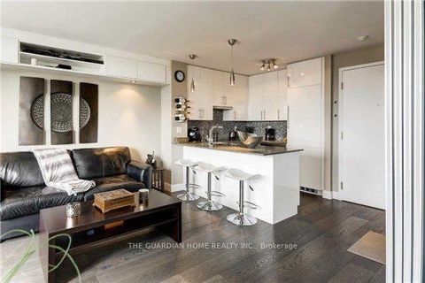 Photo 2 at 323 - 120 Dallimore Circle, Don Mills, Toronto