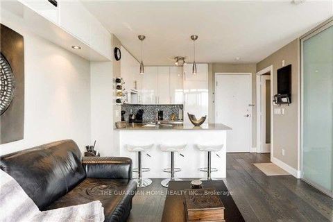 Photo 3 at 323 - 120 Dallimore Circle, Don Mills, Toronto