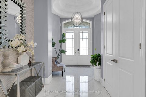 Photo 5 at 15 Cannes Avenue E, Vellore Village, Vaughan