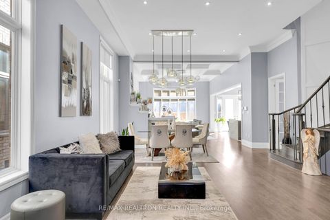 Photo 7 at 15 Cannes Avenue E, Vellore Village, Vaughan