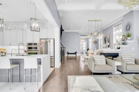 Photo 8 at 15 Cannes Avenue E, Vellore Village, Vaughan