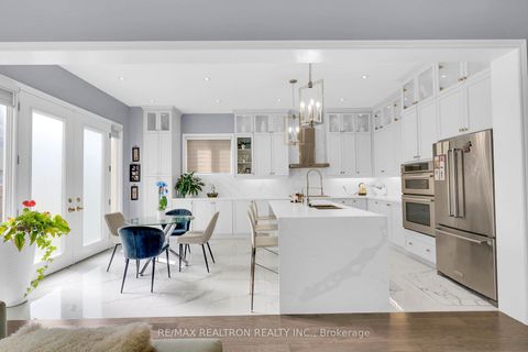 Photo 13 at 15 Cannes Avenue E, Vellore Village, Vaughan