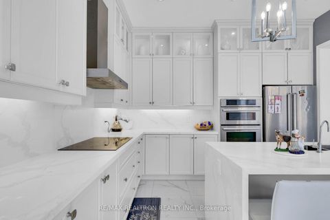 Photo 17 at 15 Cannes Avenue E, Vellore Village, Vaughan