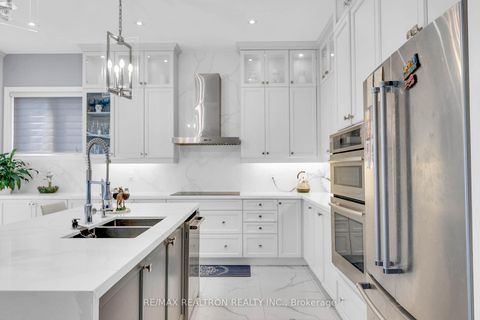 Photo 18 at 15 Cannes Avenue E, Vellore Village, Vaughan