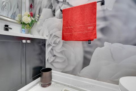 Photo 20 at 15 Cannes Avenue E, Vellore Village, Vaughan