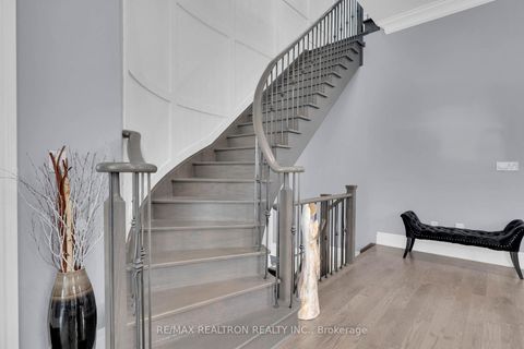 Photo 21 at 15 Cannes Avenue E, Vellore Village, Vaughan