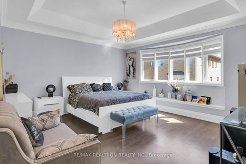 Photo 23 at 15 Cannes Avenue E, Vellore Village, Vaughan