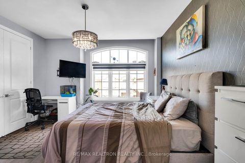 Photo 29 at 15 Cannes Avenue E, Vellore Village, Vaughan