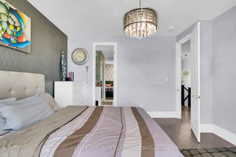 Photo 30 at 15 Cannes Avenue E, Vellore Village, Vaughan