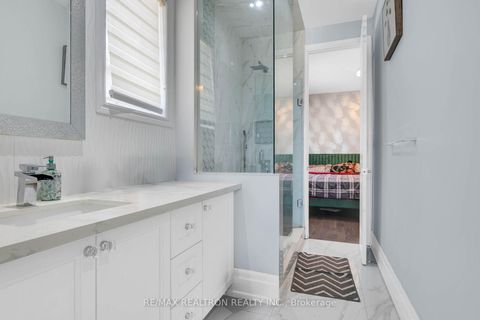 Photo 31 at 15 Cannes Avenue E, Vellore Village, Vaughan