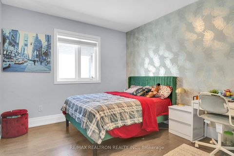 Photo 37 at 15 Cannes Avenue E, Vellore Village, Vaughan