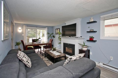 Photo 3 at 39 Corbett Drive, Grove East, Barrie