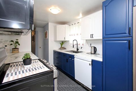 Photo 11 at 39 Corbett Drive, Grove East, Barrie
