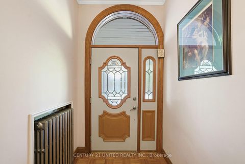 Photo 3 at 226 Palmerston Avenue, Bellwoods, Toronto