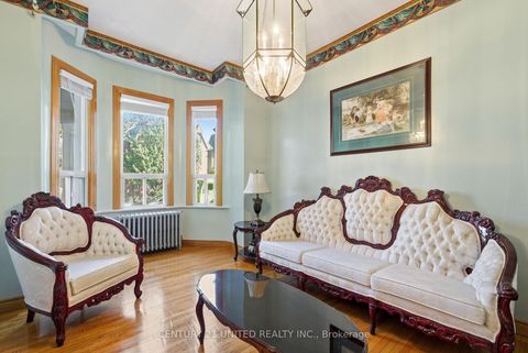 Photo 5 at 226 Palmerston Avenue, Bellwoods, Toronto