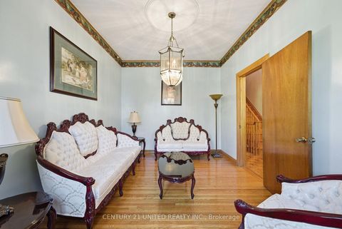 Photo 7 at 226 Palmerston Avenue, Bellwoods, Toronto