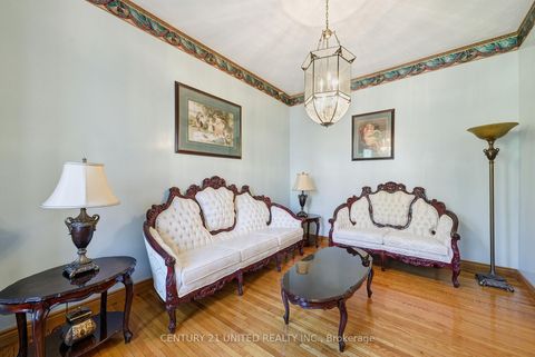 Photo 8 at 226 Palmerston Avenue, Bellwoods, Toronto