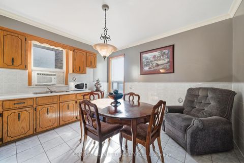 Photo 21 at 226 Palmerston Avenue, Bellwoods, Toronto