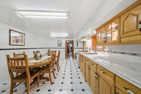 Photo 38 at 226 Palmerston Avenue, Bellwoods, Toronto