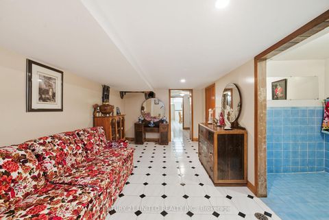 Photo 41 at 226 Palmerston Avenue, Bellwoods, Toronto