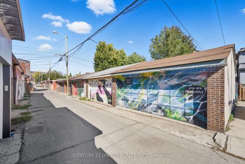 Photo 44 at 226 Palmerston Avenue, Bellwoods, Toronto