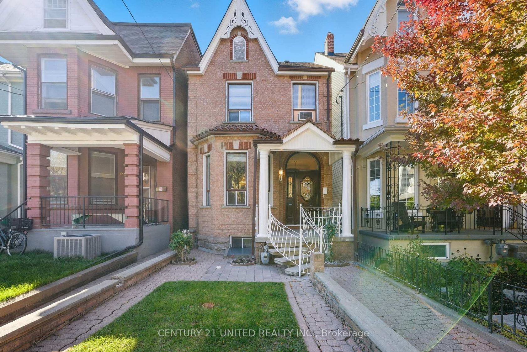 226 Palmerston Avenue, Bellwoods, Toronto  by Loree Meneguzzi Real Estate 226 Palmerston Avenue, Bellwoods, Toronto