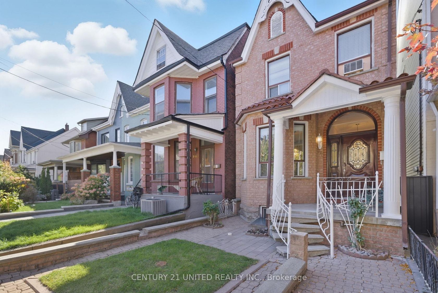Photo 1 at 226 Palmerston Avenue, Bellwoods, Toronto Photo 1 at 226 Palmerston Avenue, Bellwoods, Toronto