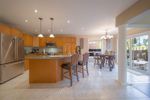 Photo 10 at 166 Worthington Avenue, Oak Ridges Lake Wilcox, Richmond Hill