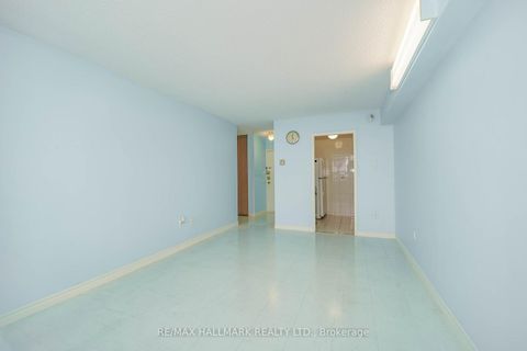 Photo 9 at 411 - 50 LOTHERTON Pathway, Glen Park, Toronto