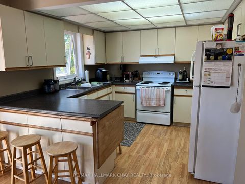 Photo 1 at 129 Rose Street, Wellington, Barrie
