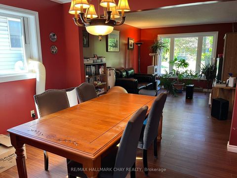Photo 3 at 129 Rose Street, Wellington, Barrie