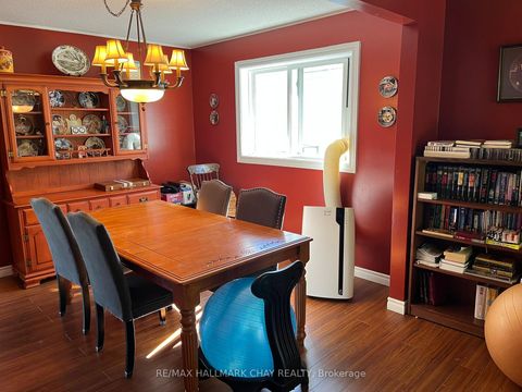 Photo 4 at 129 Rose Street, Wellington, Barrie Photo 4 at 129 Rose Street, Wellington, Barrie