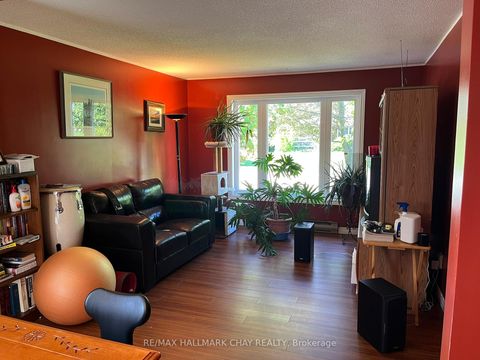 Photo 5 at 129 Rose Street, Wellington, Barrie Photo 5 at 129 Rose Street, Wellington, Barrie