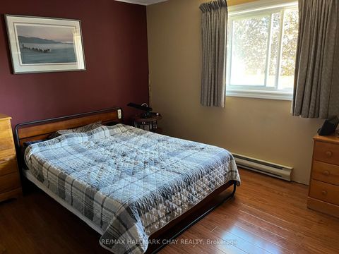 Photo 6 at 129 Rose Street, Wellington, Barrie Photo 6 at 129 Rose Street, Wellington, Barrie