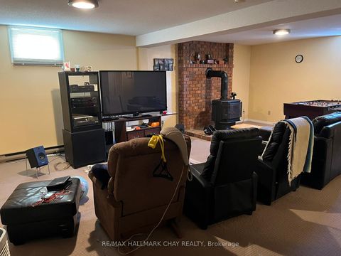 Photo 9 at 129 Rose Street, Wellington, Barrie