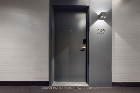 Photo 4 at 737 - 543 Richmond Street W, Waterfront Communities C1, Toronto