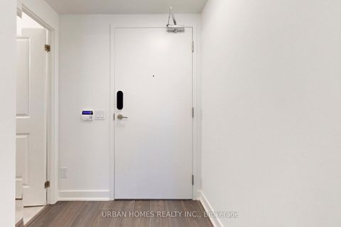 Photo 5 at 737 - 543 Richmond Street W, Waterfront Communities C1, Toronto