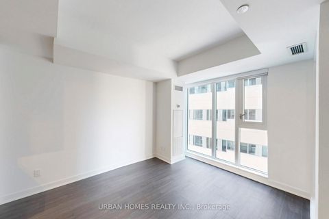 Photo 10 at 737 - 543 Richmond Street W, Waterfront Communities C1, Toronto