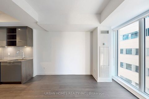 Photo 12 at 737 - 543 Richmond Street W, Waterfront Communities C1, Toronto
