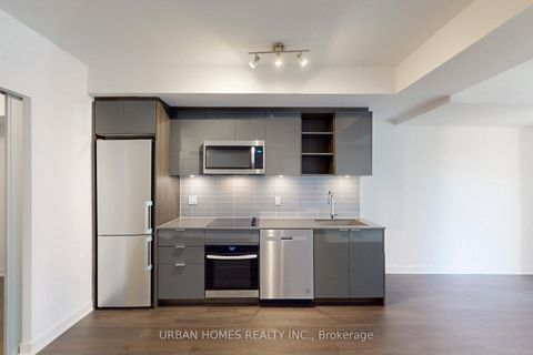 Photo 16 at 737 - 543 Richmond Street W, Waterfront Communities C1, Toronto