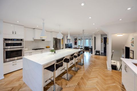 Photo 8 at 20 Verbena Avenue, Swansea, Toronto