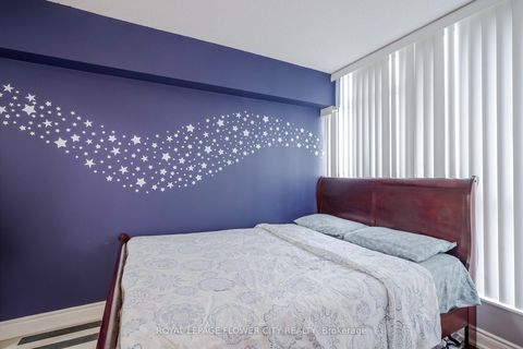 Photo 16 at 611 - 1 Rowntree Road N, Jamestown, Toronto