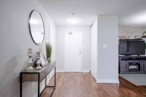 Photo 20 at 611 - 1 Rowntree Road N, Jamestown, Toronto
