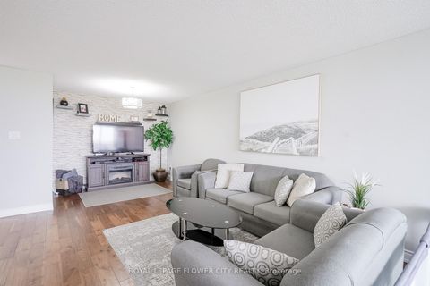 Photo 23 at 611 - 1 Rowntree Road N, Jamestown, Toronto