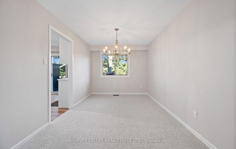 Photo 13 at 18 Silver Shadow Path, Markland Wood, Toronto