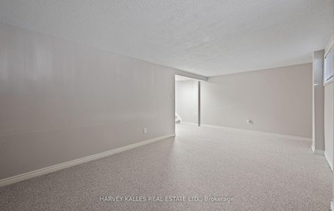 Photo 41 at 18 Silver Shadow Path, Markland Wood, Toronto