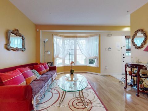 Photo 4 at 26 Rollinghill Road, Jefferson, Richmond Hill